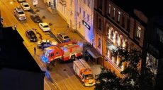 Город восстановит сгоревшую крышу дома на улице Маяковского