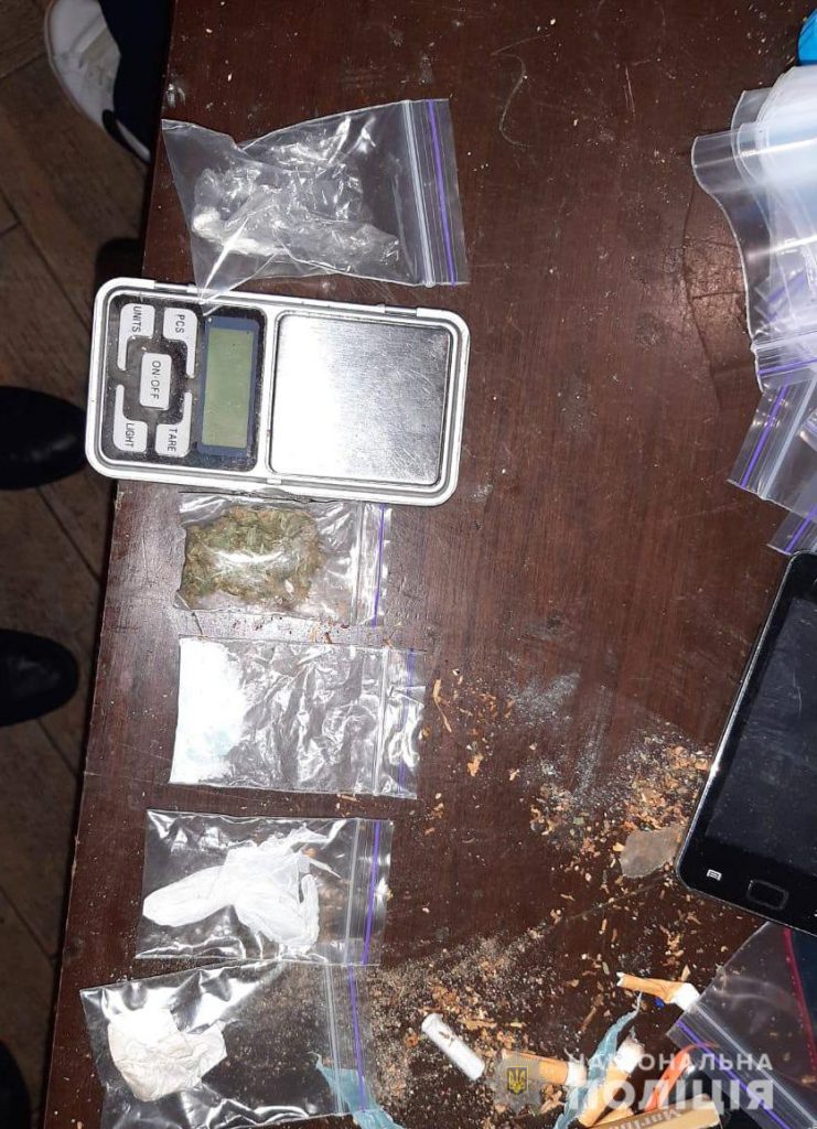 В Харькове полицейские нашли у иностранного студента наркотики на 50 тыс. грн (фото)