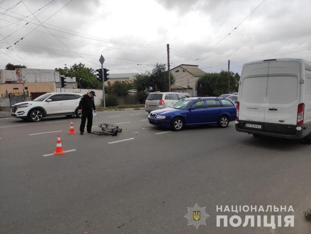 В Харькове велосипедист пострадал в результате столкновения с легковушкой - фото 1