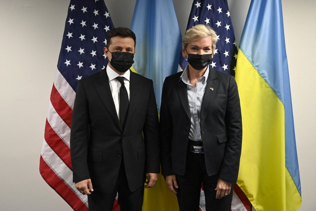 Зеленский предложил провести с США и Германией консультации по сохранению транзита российского газа через Украину