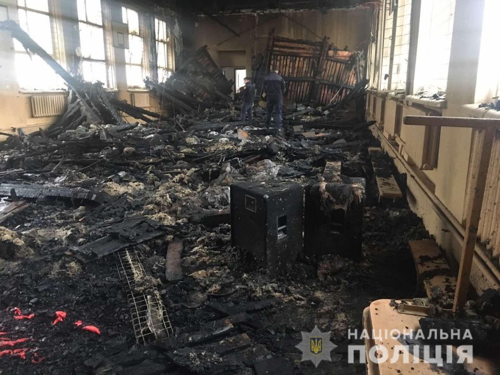 По факту сгоревшей в Чугуеве на Харьковщине школы полиция проводит расследование - фото 2