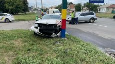 В Харькове Skoda «влетела» в столб