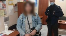 В Харькове переселенец с Луганщины выгнал из дома жену с малолетним ребенком (фото)