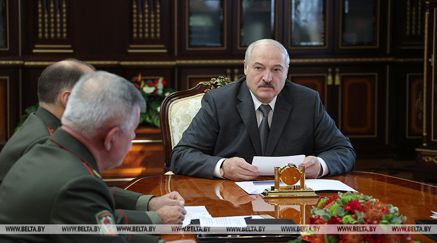 У нас открывается новый, по-старому говоря, фронт с Украиной — Лукашенко