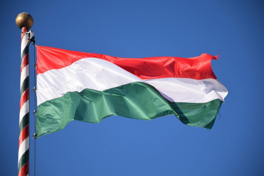 Еврокомиссия проверит газовый контракт Венгрии и России