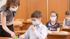 В Харькове 85% работников образования вакцинировались от COVID-19 — мэрия