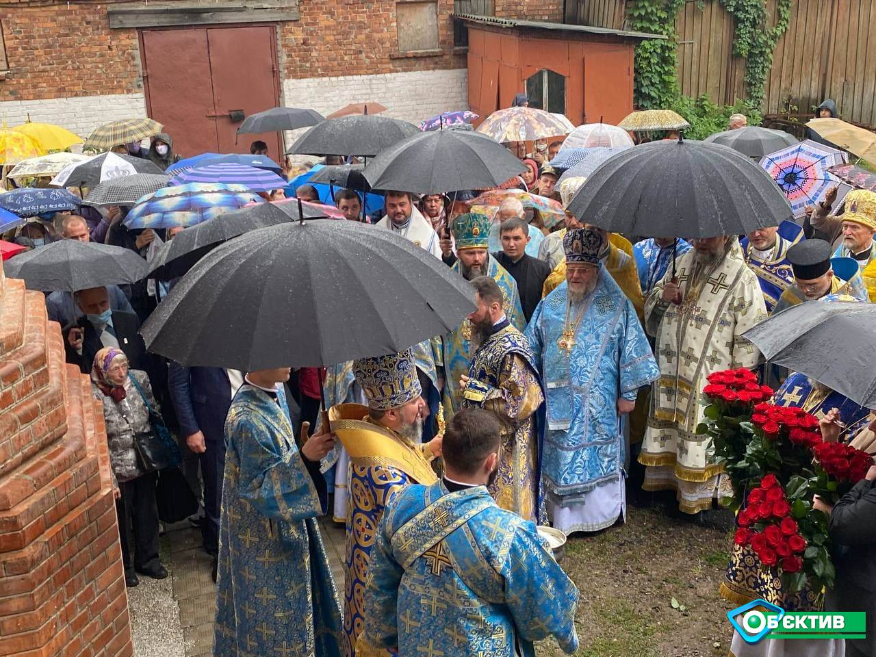 В Харькове в присутствии митрополита Епифания открыли мемориальную доску Героям Небесной Сотни