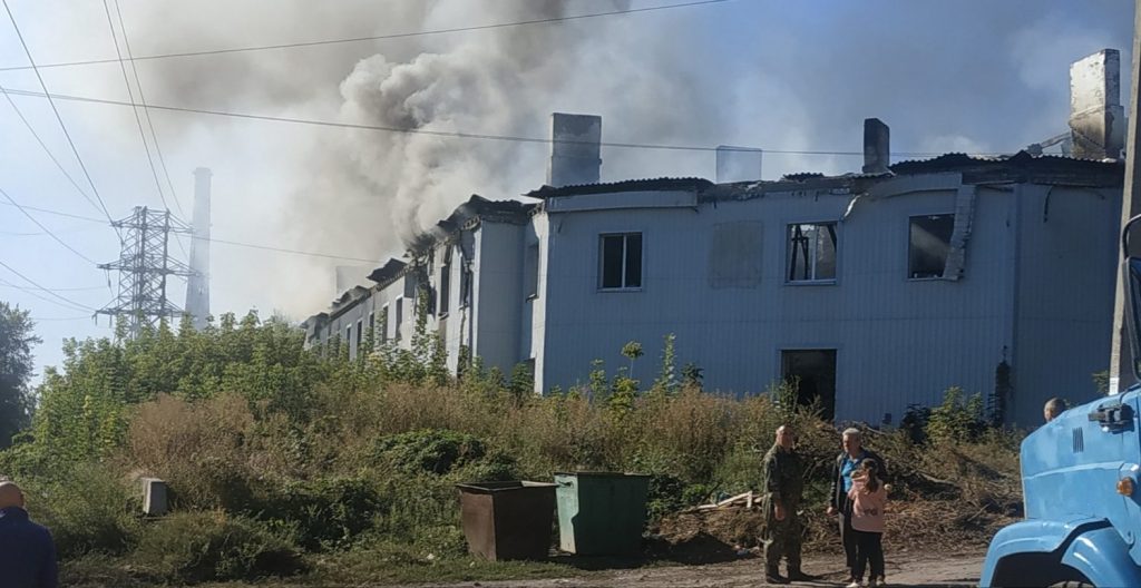 В Изюме объявлен сбор помощи для погорельцев, жильцов общежития (фото)