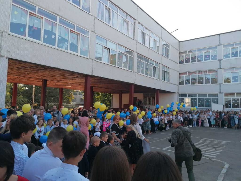 В школах Харькова проходят «первые звонки»
