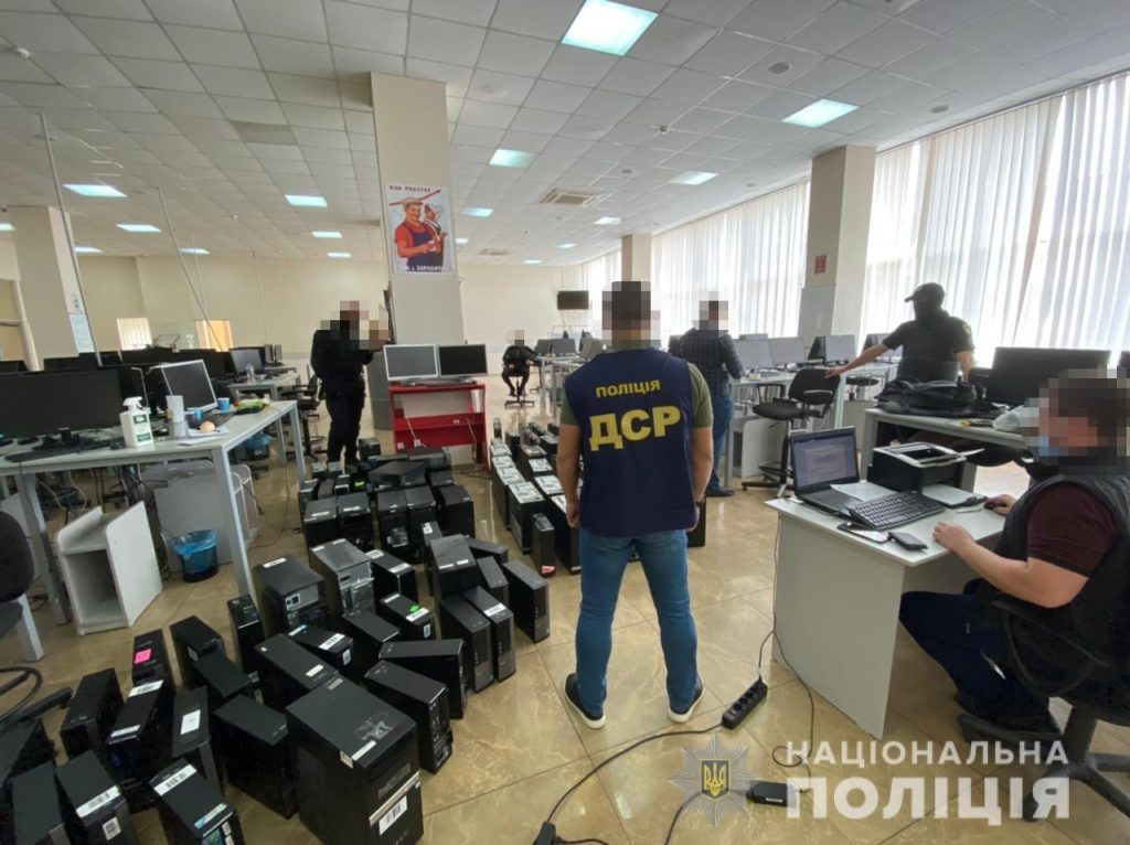 В Харькове мошеннические call-центры ежемесячно зарабатывали более миллиона (фото)