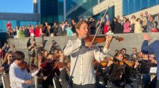Легендарная «Красная скрипка» Страдивари звучит в центре Харькова (фото, видео)
