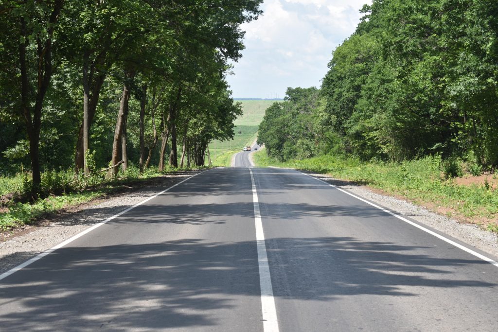 В Харьковской области завершили ремонт местных автодорог и мостов