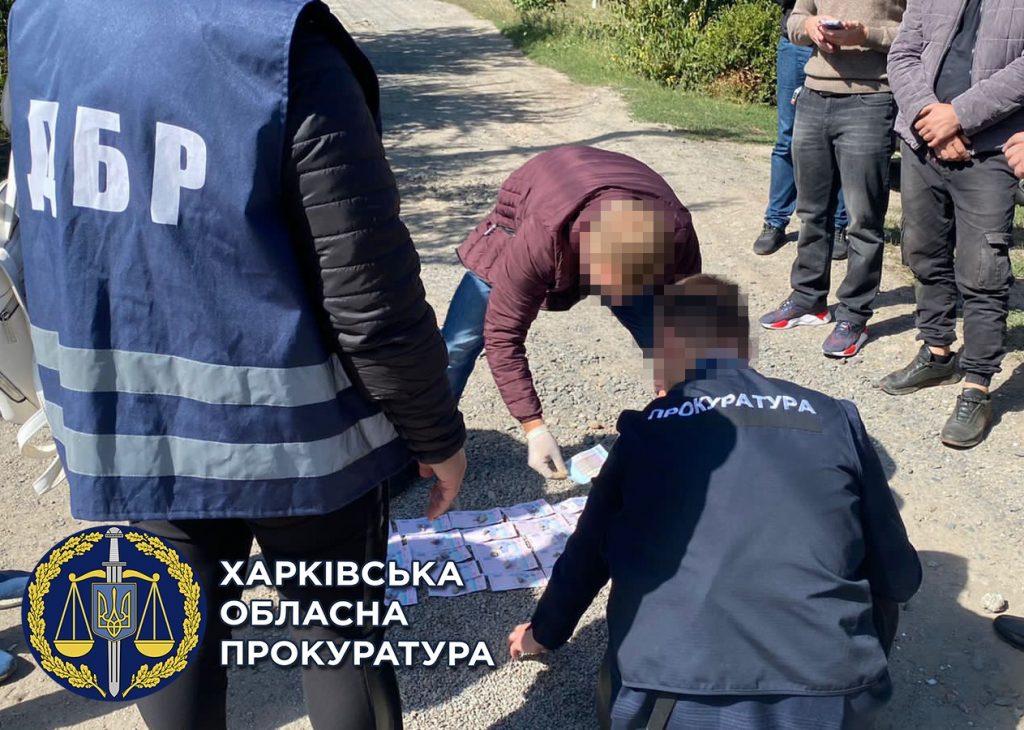 В Харькове задержали полицейского за вымогательство денег у предпринимателей (фото)