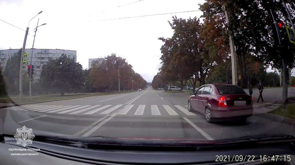 В Харькове патрульные по видео из сети нашли двух нарушителей ПДД (фото)