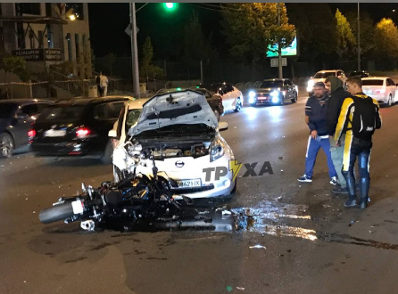 В Харькове мотоциклист попал в аварию (видео, фото)