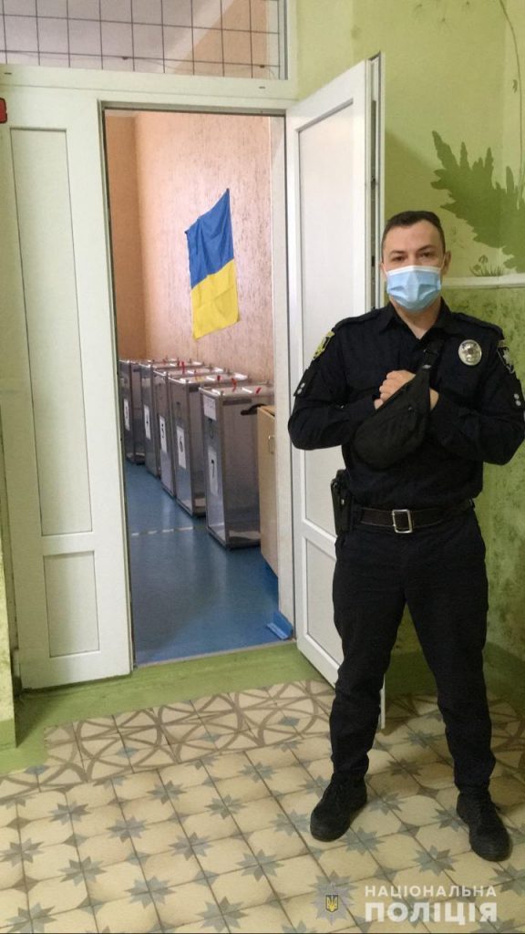 В Харькове один избирательный участок не открылся вовремя из-за болезни двух членов комиссии