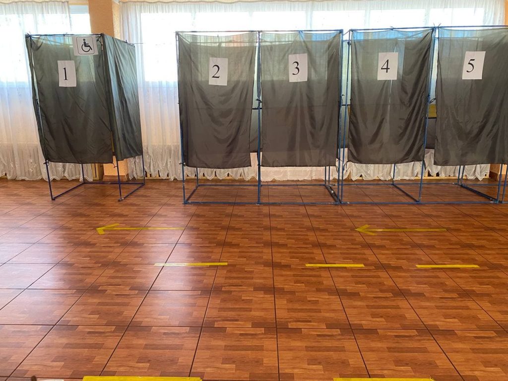 Два дня до выборов мэра Харькова: что происходит на избирательных участках (фото)
