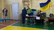 За мэра Харькова активней голосуют в центре, чем на Салтовке – «Честно»
