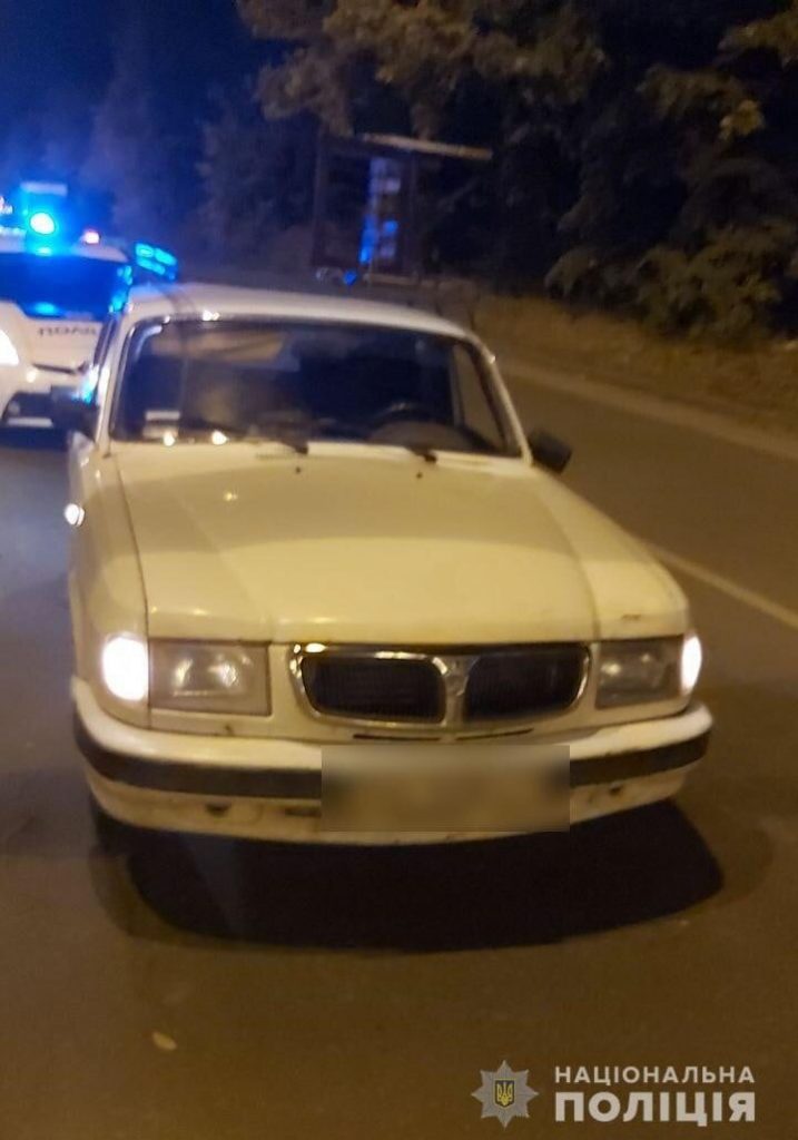 В Харькове автомобиль ГАЗ сбил пешехода на улице Бучмы (фото)