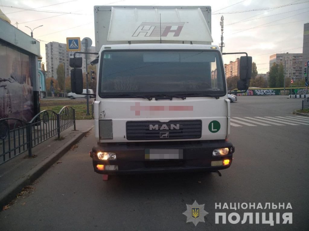 В Харькове грузовик сбил ребенка — 12-летний мальчик в больнице (фото)