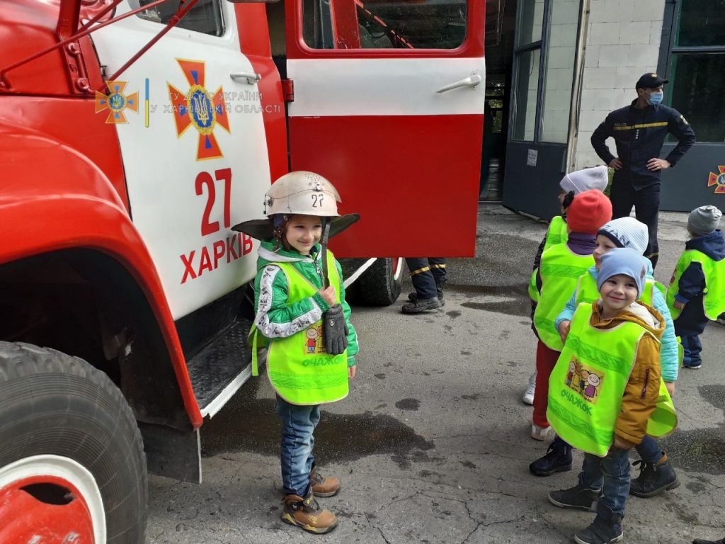 В Харькове малыши пришли в гости к спасателям (фото)