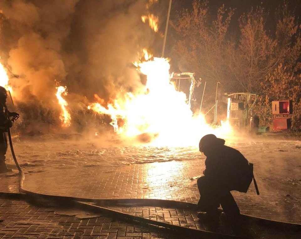 Пожар на АЗС под Харьковом: водитель фуры задел газозаправочный модуль