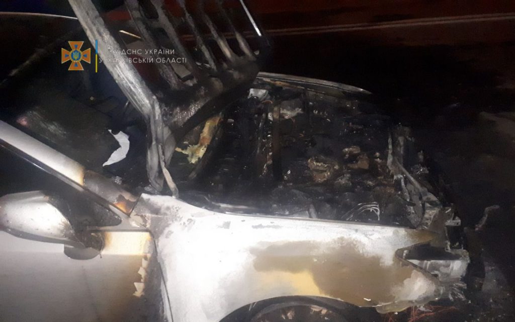 В Харькове ночью загорелся Lexus
