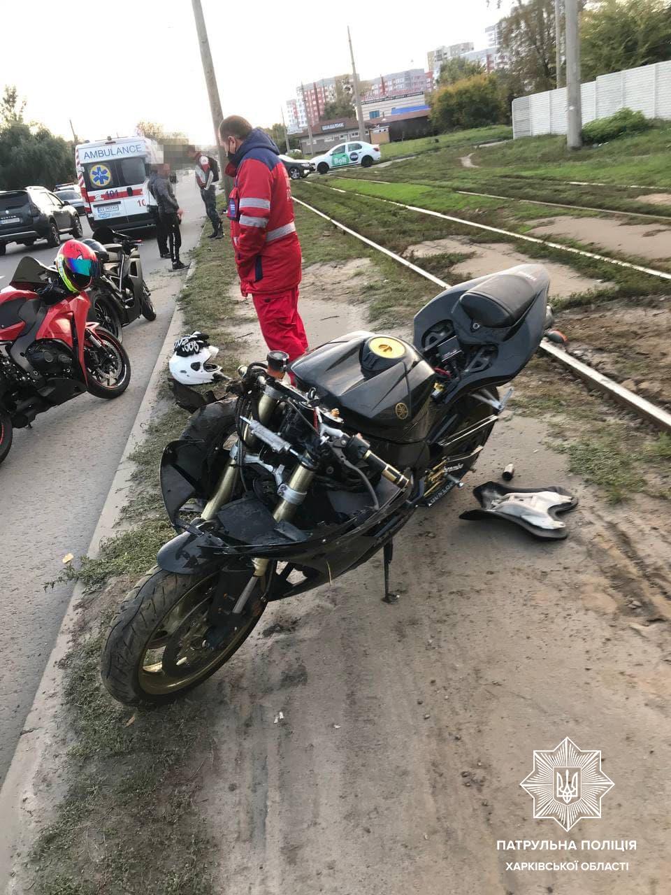 В Харькове мотоциклист въехал в легковушку