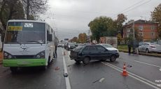 В Харькове произошло тройное ДТП с участием маршрутки