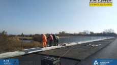 На мосту через Северский Донец продолжается ремонт (фото)