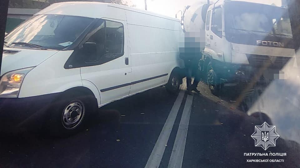 В Харькове произошла авария с участием трех автомобилей