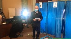 Выборы мэра Харькова: Терехов проголосовал и назвал кампанию «грязной» (фото)