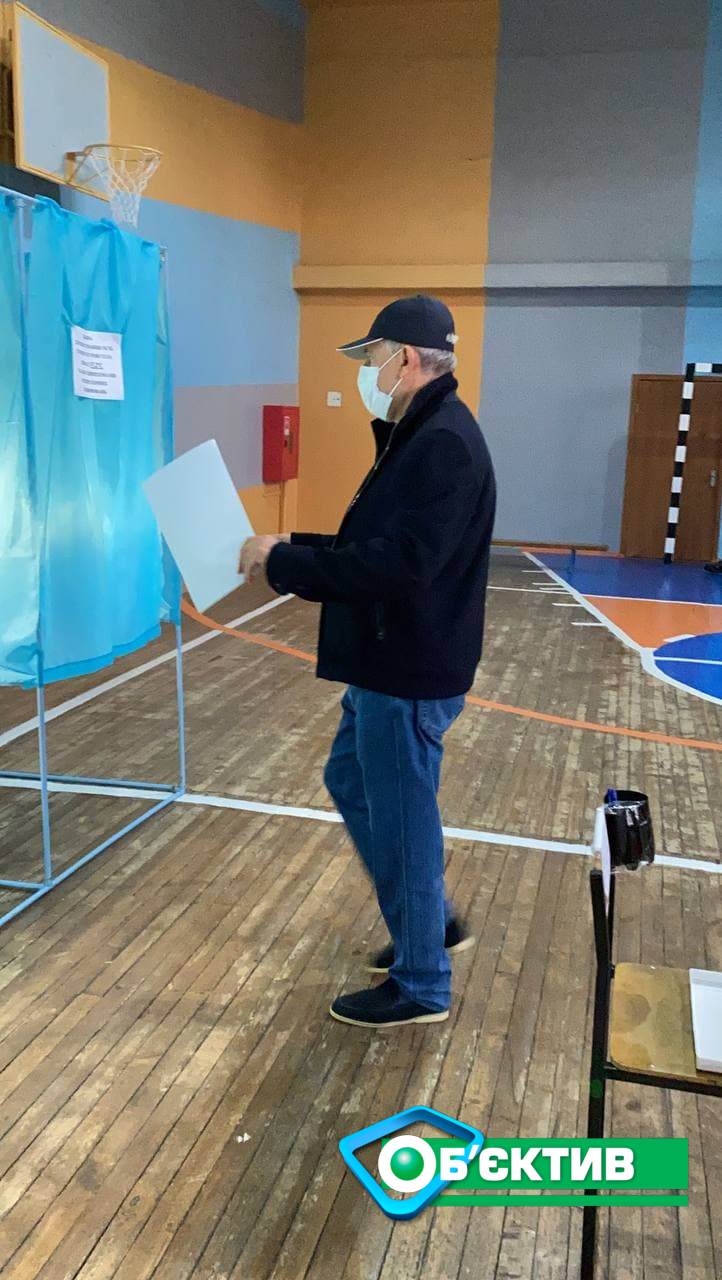 Давтян голосует на выборах мэра Харькова