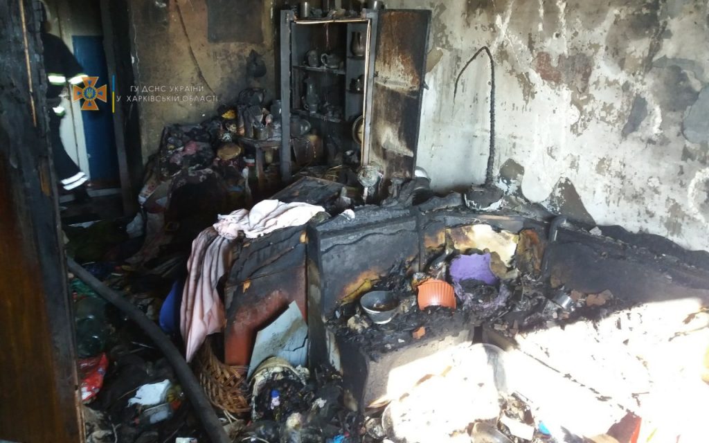В общежитие на Харьковщине загорелись домашние вещи