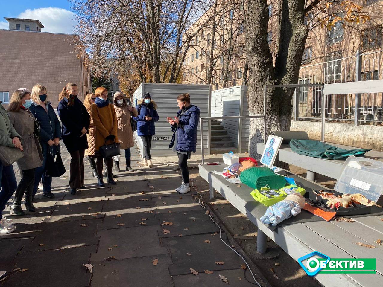 Спасатели учили директоров харьковских школ оказывать первую помощь и правильно действовать при пожаре