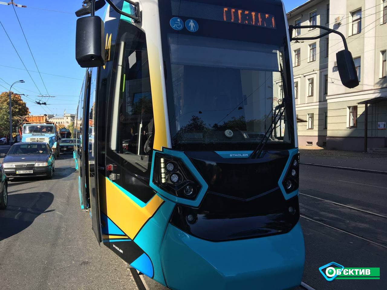 Швейцарский трамвай проехал по центру Харькова 