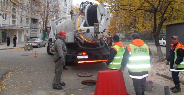 В Харькове прочистили 45 километров сетей водоотведения
