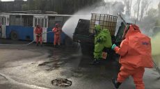 В Харькове спасатели тренировались правильно реагировать на химические катастрофы (фото, видео)
