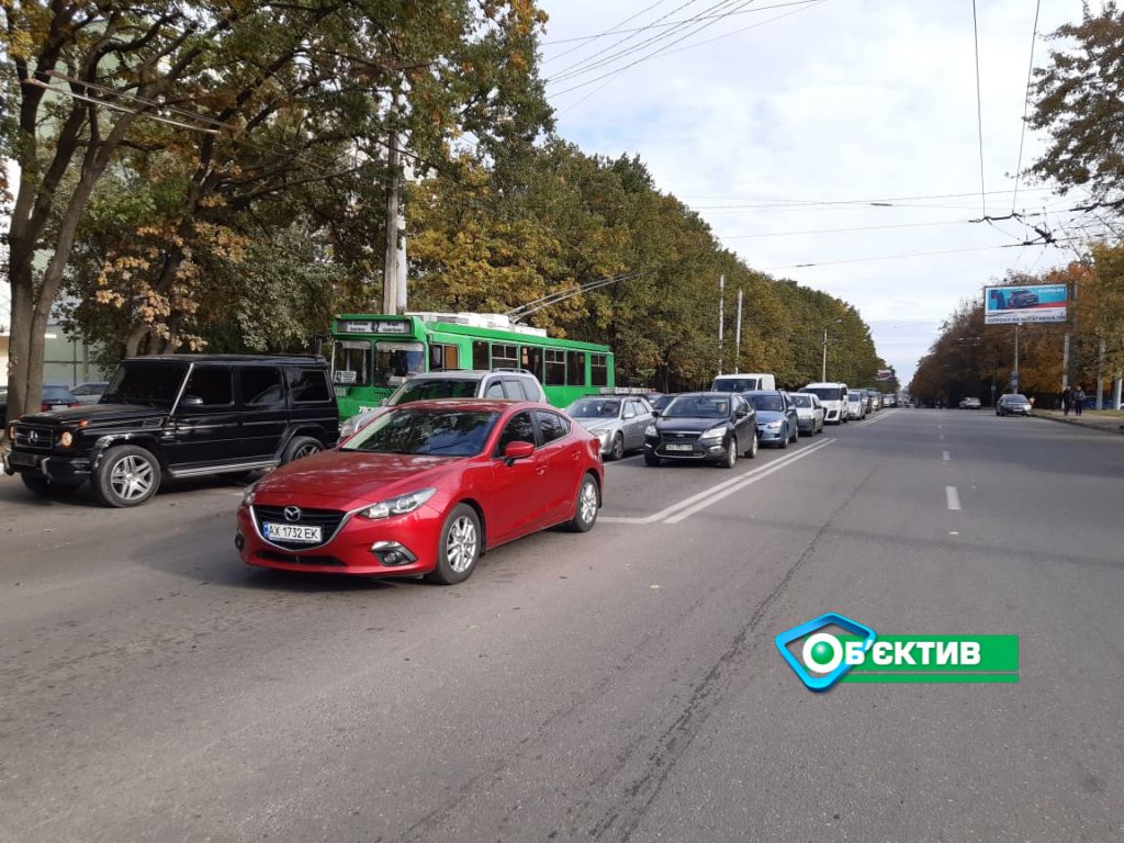 В Харькове — пробка из-за ДТП (фото)