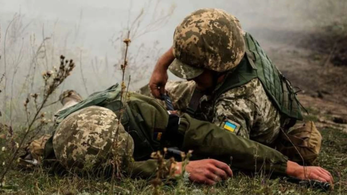 На Донбассе ранили украинского воина