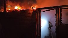 На Харьковщине из-за неисправной печи сгорела баня (фото)