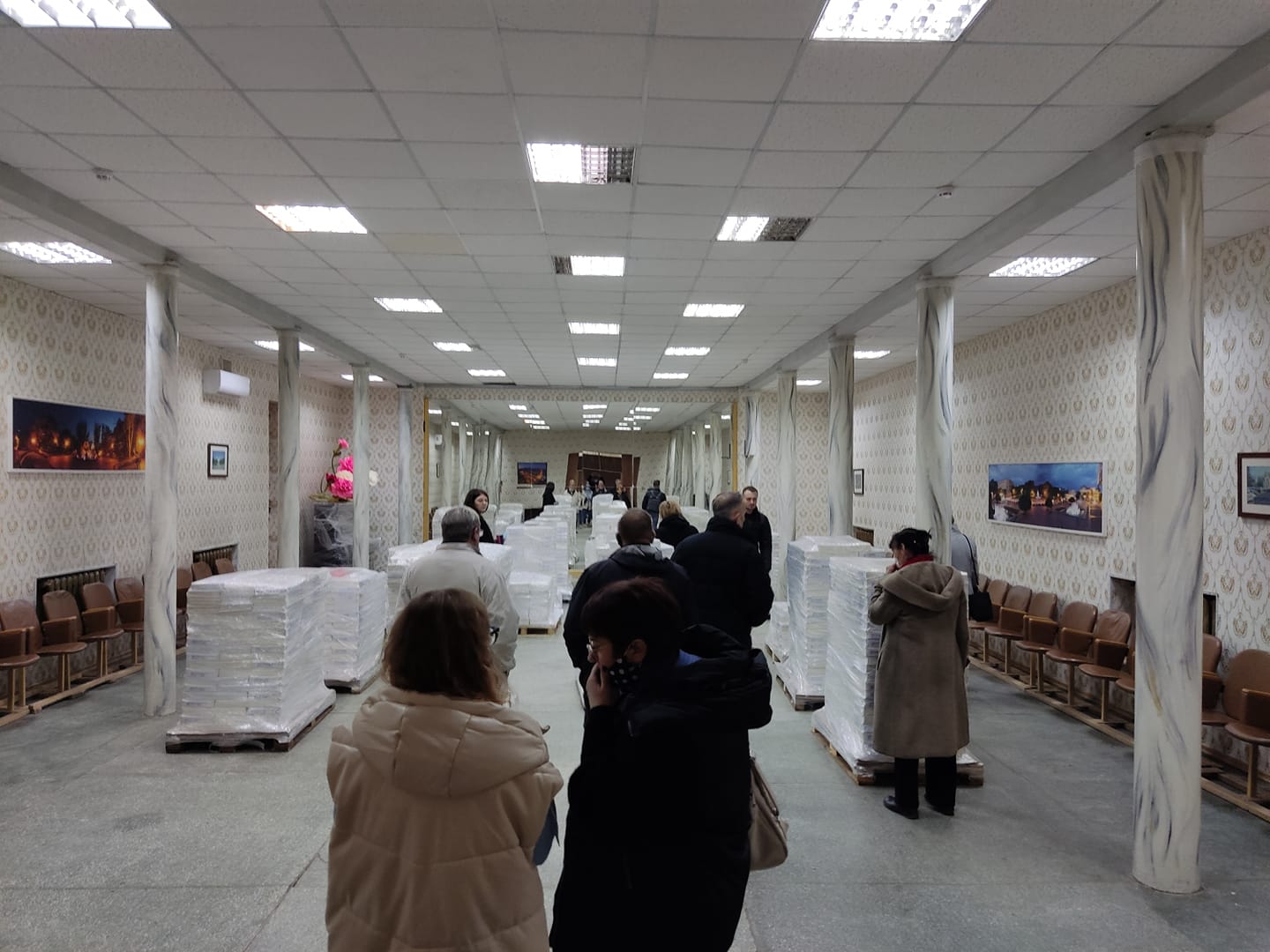 В Харькове районные избирательные комиссии получают бюллетени для мэрских выборов