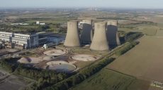 В Великобритании подорвали четыре башни старой угольной станции (видео)