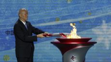 В Пекин привезли олимпийский огонь (видео)