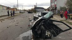 В Харьковской области пьяный водить Mercedes пытался обогнать грузовик: в больнице три человека (фото)
