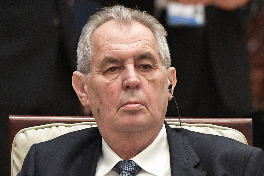 В Чехии запустили процедуру, которая лишит президентских полномочий Милоша Земана