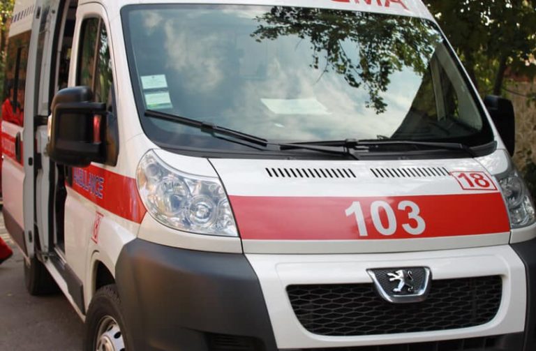 Три людини поранені через удар РФ по Індустріальному району Харкова