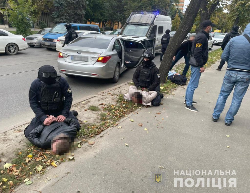 В Харькове полиция задержала банду вымогателей - фото 3