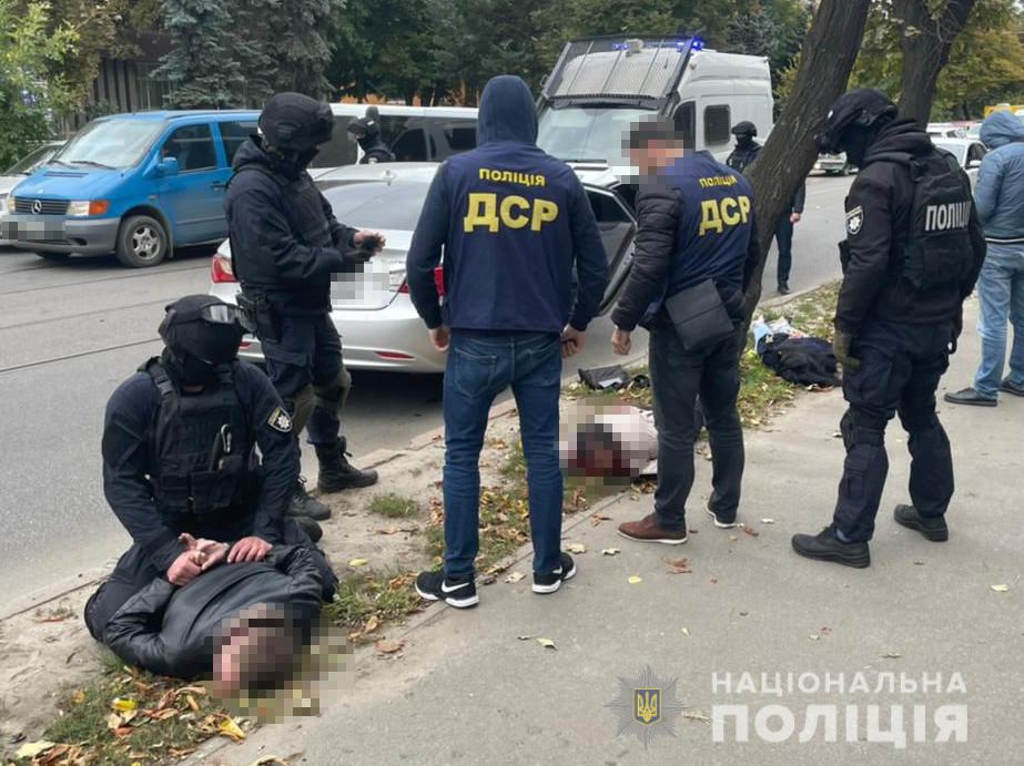 В Харькове полиция задержала банду вымогателей - фото 2