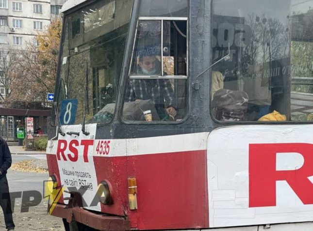 В Харькове мужчина попал под трамвай (фото)
